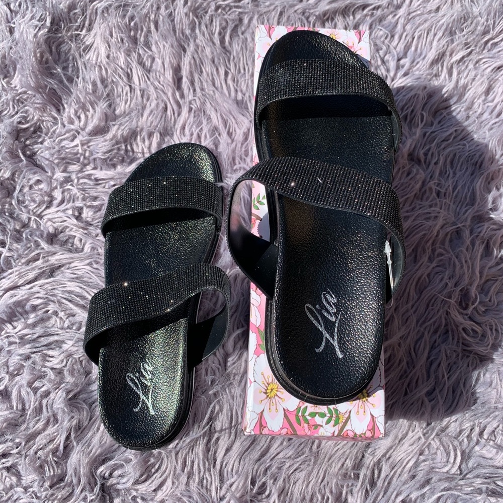Lia band sandals